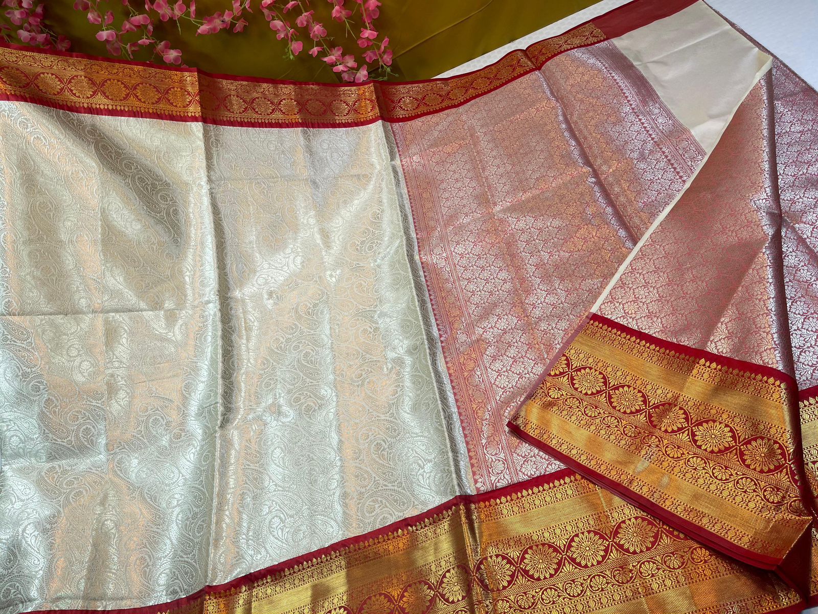 Pooja Hedge Retro movie saree
